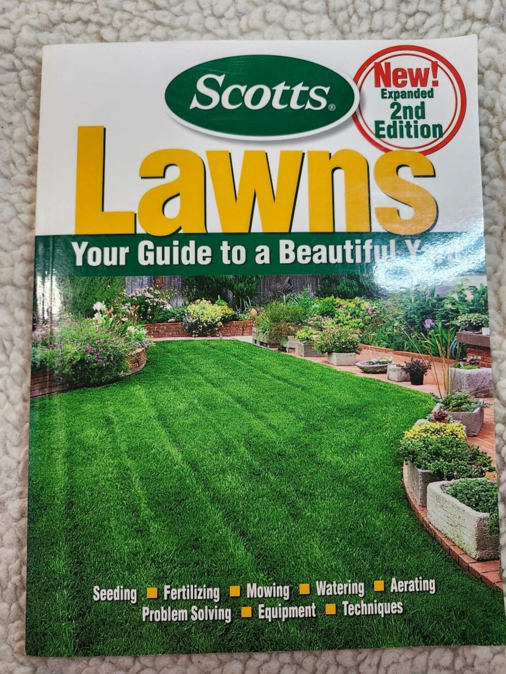 Scotts Lawns Book 2nd Edition Paperback Gardening Guide Lawn Care Tips Color Pic